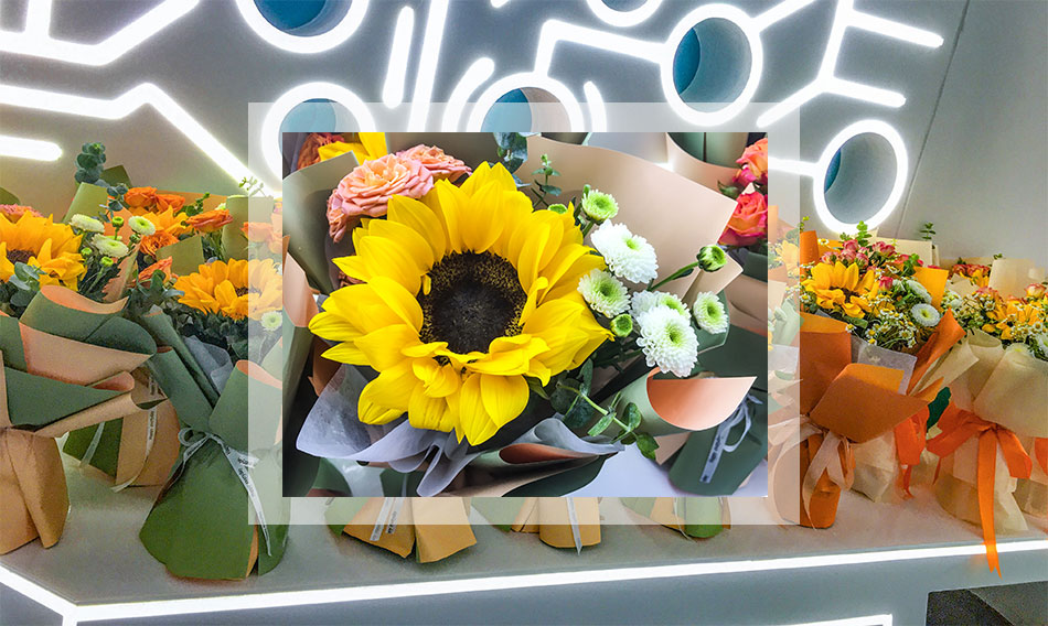 2021年度天工测控&微能信息优秀员工颁奖典礼鲜花.jpg 2021年度天工测控&微能信息优秀员工颁奖典礼鲜花.jpg